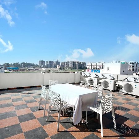 Hotel Woodcrest Zirakpur Chandigarh - Luxury Rooms ภายนอก รูปภาพ