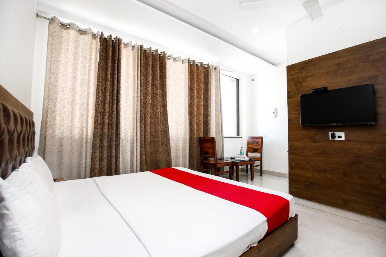 Hotel Woodcrest Zirakpur Chandigarh - Luxury Rooms ภายนอก รูปภาพ