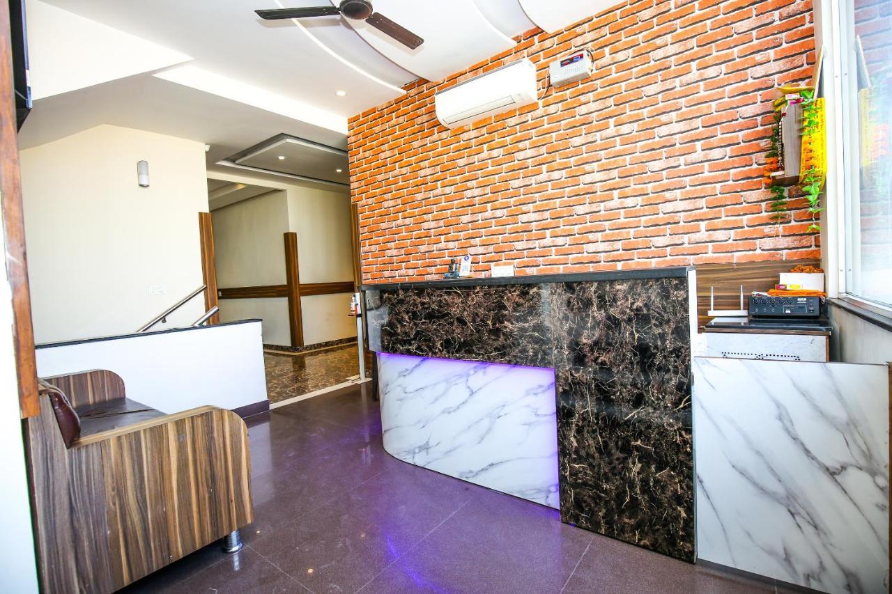 Hotel Woodcrest Zirakpur Chandigarh - Luxury Rooms ภายนอก รูปภาพ