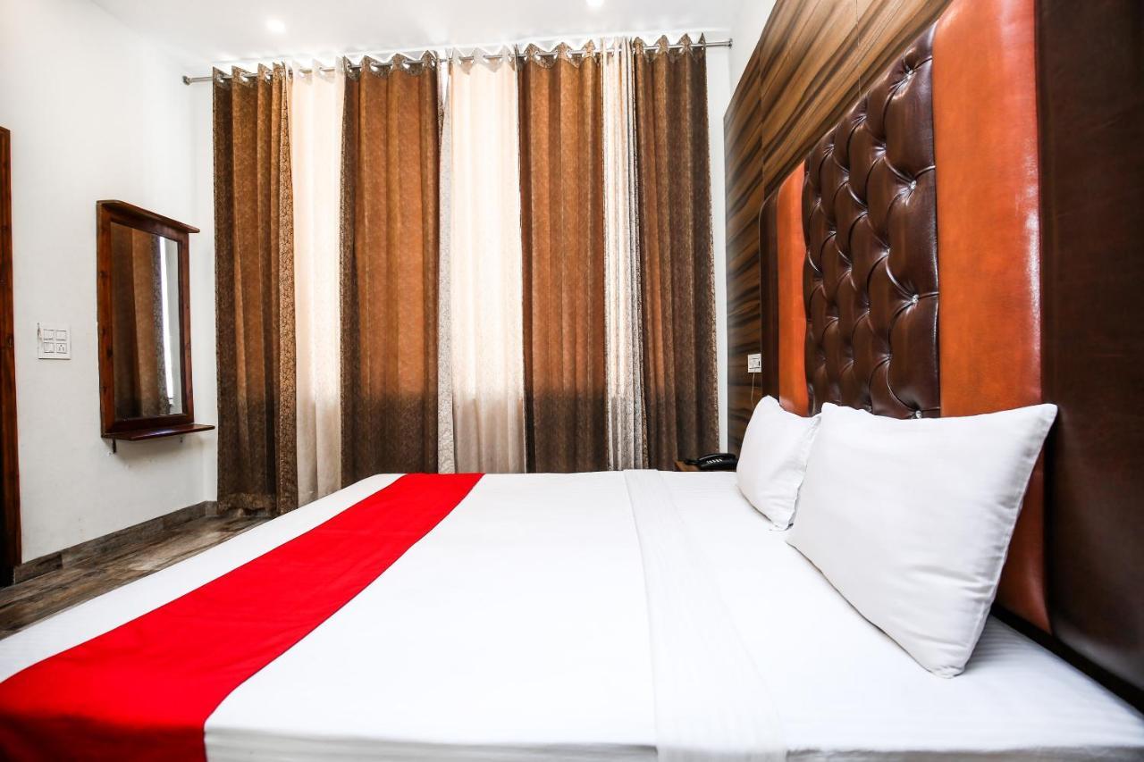 Hotel Woodcrest Zirakpur Chandigarh - Luxury Rooms ภายนอก รูปภาพ